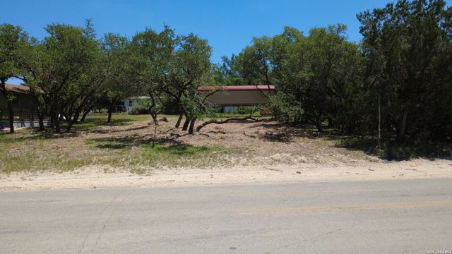 362 CANYON SPRINGS DR, Canyon Lake, TX 78133