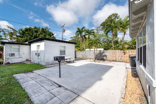 412 SE 17th Street Front, Fort Lauderdale, FL 33316