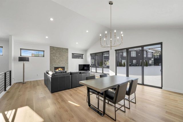 396 ALDON CIRCLE, Green Bay, WI 54304