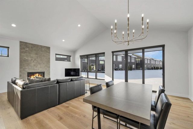 396 ALDON CIRCLE, Green Bay, WI 54304