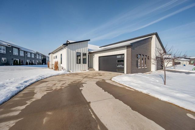 396 ALDON CIRCLE, Green Bay, WI 54304