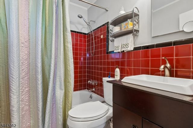 517 Joseph Ave, Woodbridge Twp., NJ 07095