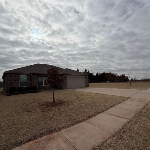2044 W Autumn Way, Mustang, OK 73064