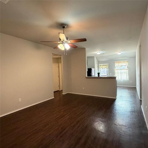 2044 W Autumn Way, Mustang, OK 73064