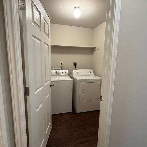 2044 W Autumn Way, Mustang, OK 73064