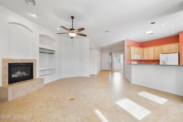 2171 N Avenida Del Polen, Green Valley, AZ 85614