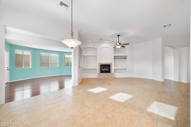 2171 N Avenida Del Polen, Green Valley, AZ 85614