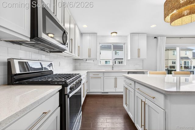 55920 Sunningdale Drive, Lyon Charter Township, MI 48178
