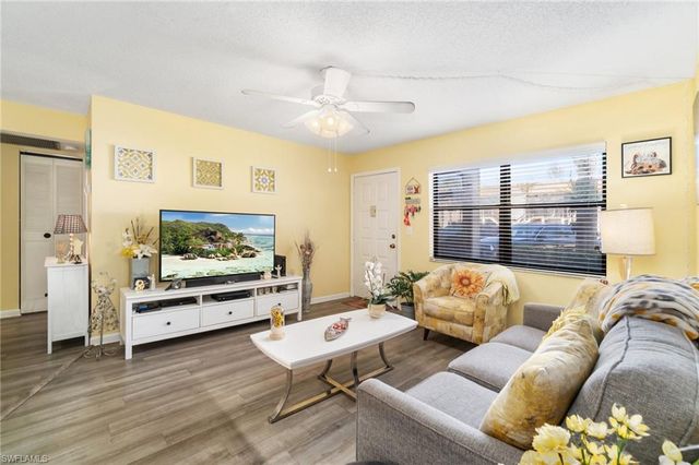 4363 27th Ct SW Apt 103, Naples, FL 34116