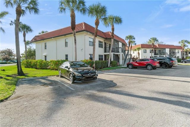 4363 27th Ct SW Apt 103, Naples, FL 34116