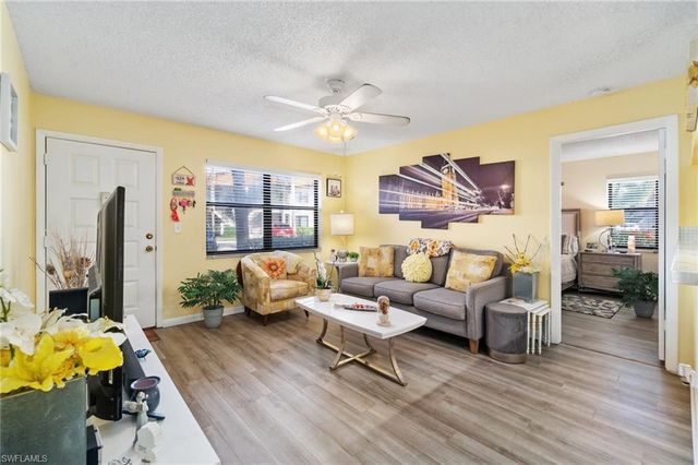 4363 27th Ct SW Apt 103, Naples, FL 34116