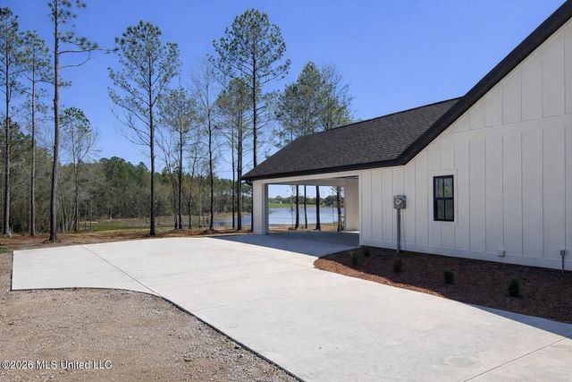 21080 Disalvo Lane, Kiln, MS 39556