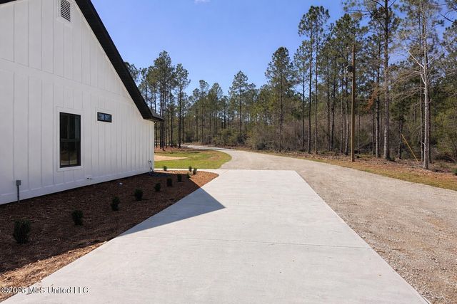21080 Disalvo Lane, Kiln, MS 39556