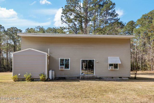 257 Crows Nest Road, Beaufort, NC 28516