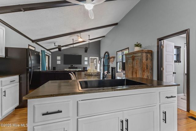 257 Crows Nest Road, Beaufort, NC 28516