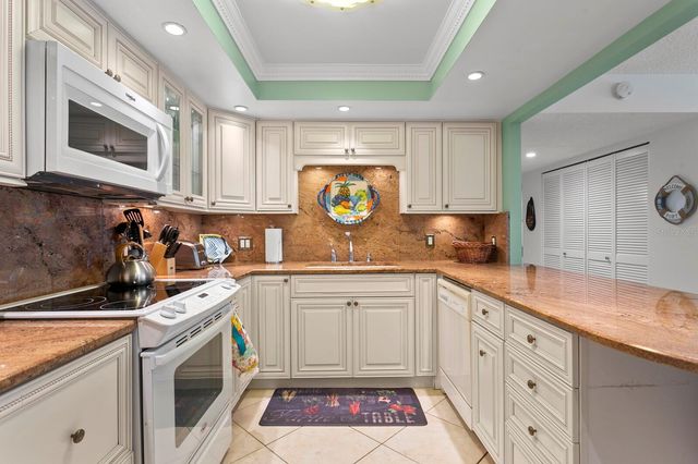 1430 GULF BOULEVARD 806, Clearwater, FL 33767