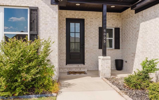 6025 Coral Ridge Drive, Bryant, AR 72022