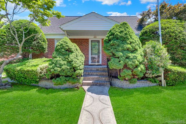 49 McAlester Avenue, Hicksville, NY 11801
