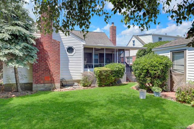 49 McAlester Avenue, Hicksville, NY 11801