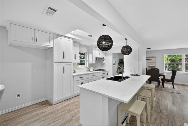 3330 Sharpview Lane, Dallas, TX 75228