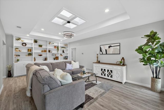 3330 Sharpview Lane, Dallas, TX 75228