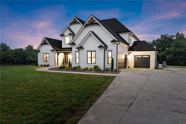 241 Fred Pitts Road, Demorest, GA 30535