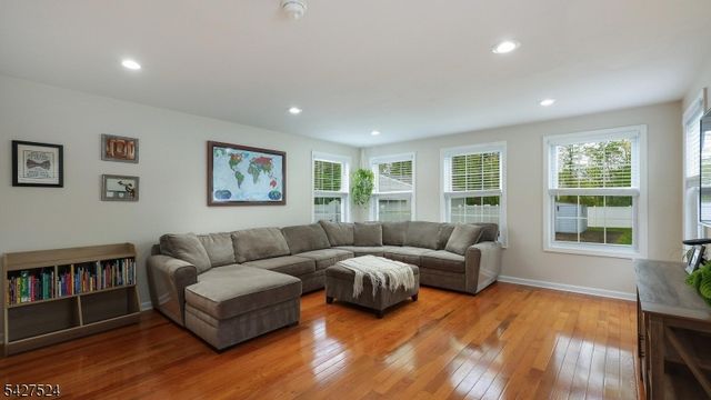 341 Terrill Rd, Fanwood Boro, NJ 07023