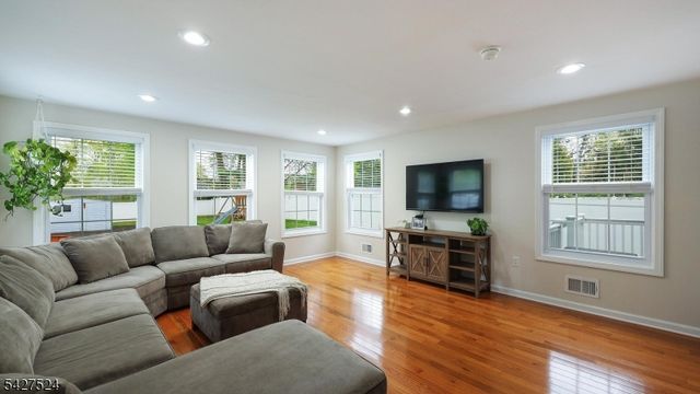 341 Terrill Rd, Fanwood Boro, NJ 07023