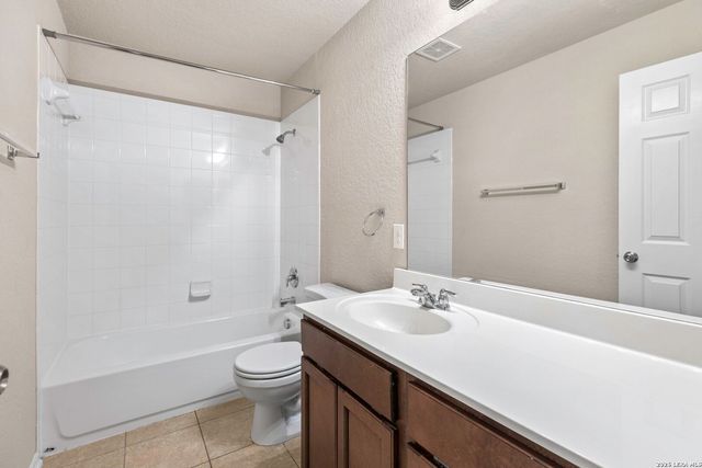 1015 Iris Path, San Antonio, TX 78245