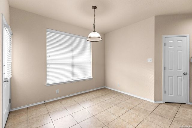 1015 Iris Path, San Antonio, TX 78245