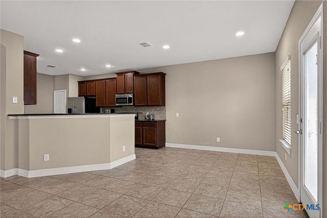 688 Community Drive, New Braunfels, TX 78132