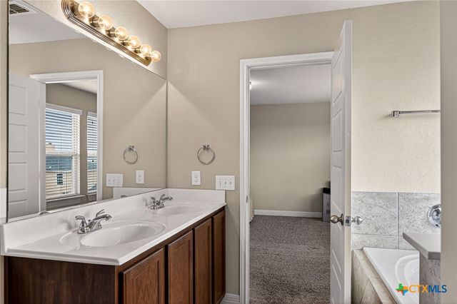 688 Community Drive, New Braunfels, TX 78132