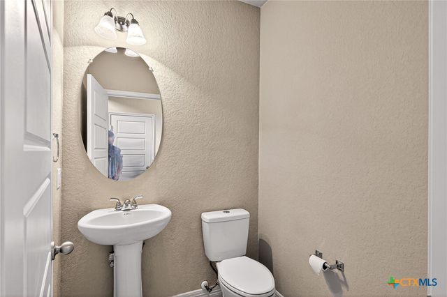 688 Community Drive, New Braunfels, TX 78132