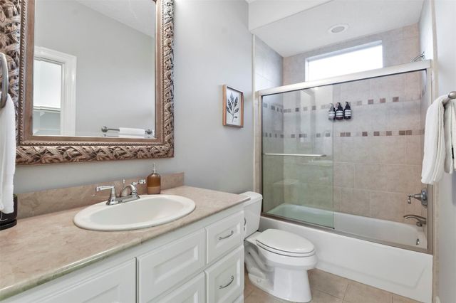 1202 W 25th Street, Houston, TX 77008