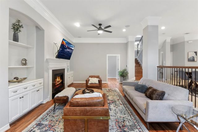 1202 W 25th Street, Houston, TX 77008