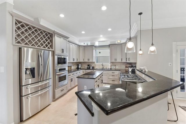 1202 W 25th Street, Houston, TX 77008