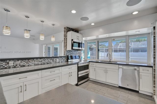 9240 54th Street, Cooper City, FL 33328