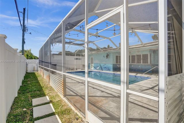 9240 54th Street, Cooper City, FL 33328