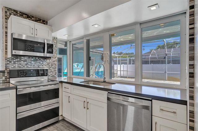 9240 54th Street, Cooper City, FL 33328