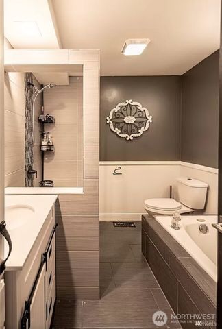 1810 S 261st Place, Des Moines, WA 98198