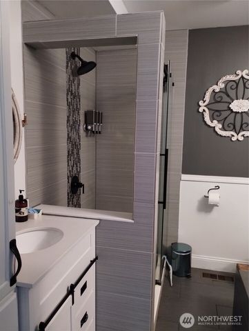 1810 S 261st Place, Des Moines, WA 98198