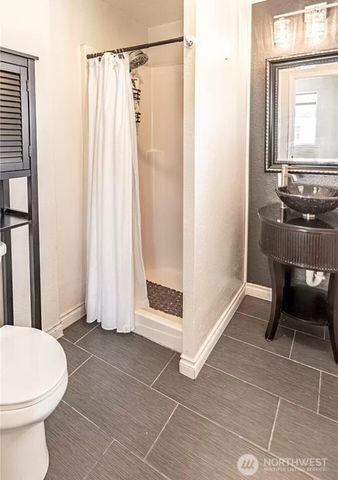 1810 S 261st Place, Des Moines, WA 98198