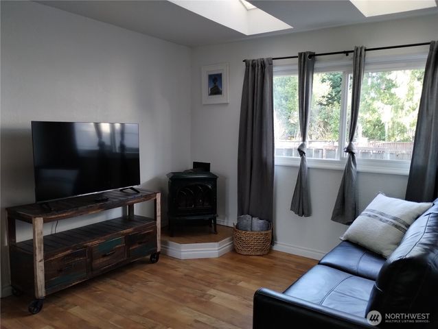 1810 S 261st Place, Des Moines, WA 98198