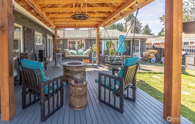 1810 S 261st Place, Des Moines, WA 98198