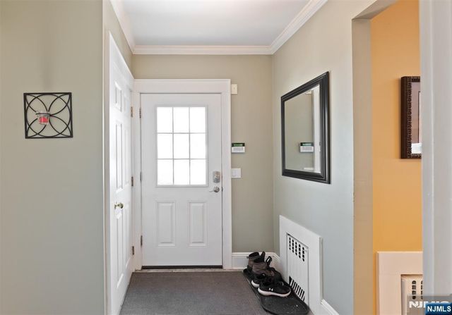 7 Wayland Drive, Verona, NJ 07044