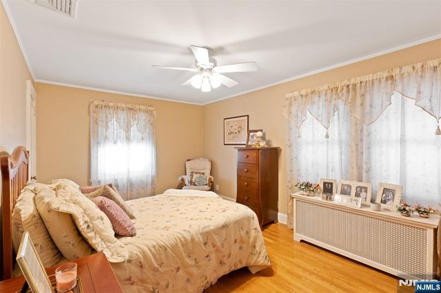 7 Wayland Drive, Verona, NJ 07044