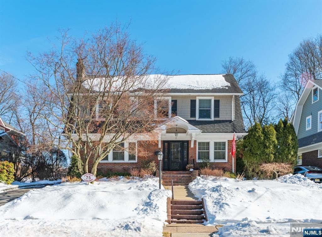 7 Wayland Drive, Verona, NJ 07044