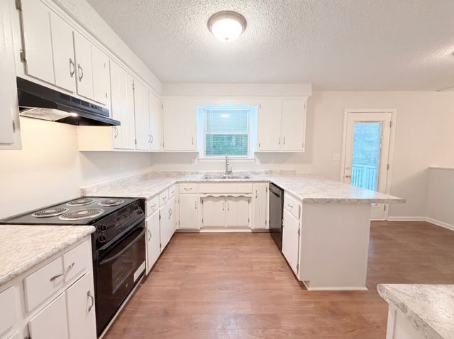 166 Kirby Dr, Clarksville, TN 37042