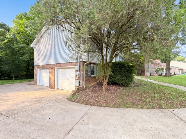 166 Kirby Dr, Clarksville, TN 37042