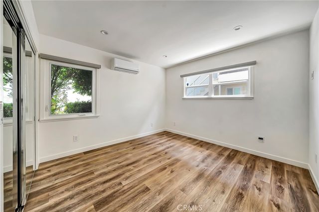 5840 Coldwater Canyon Ave 2, Valley Village, CA 91607